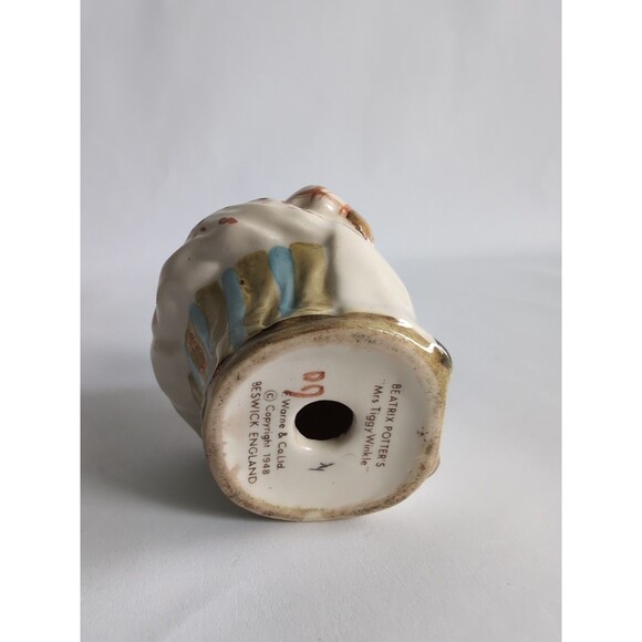 Vintage Beatrix Potter's Mrs. Tiggy Winkle Hedghog Figurine 1948 Beswick England - Picture 3 of 4